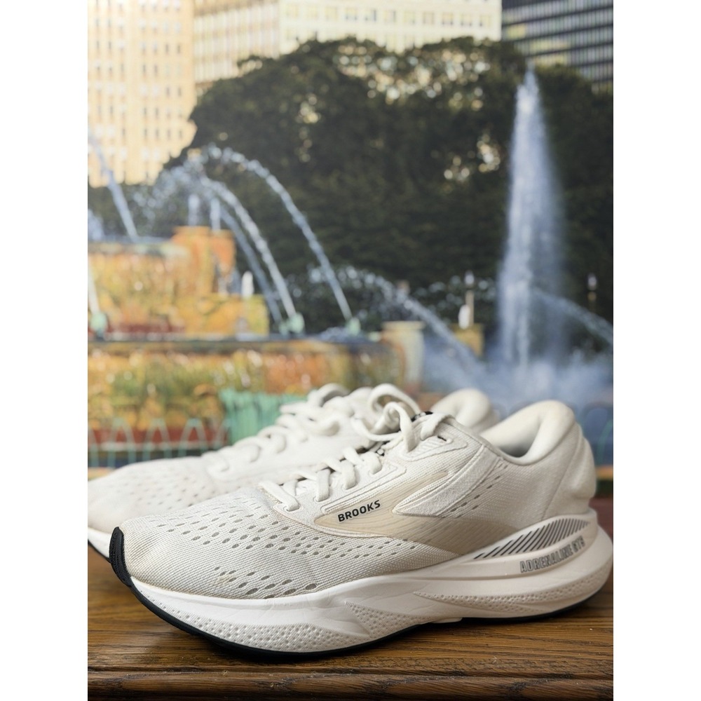 Brooks Adrenaline GTS 24White Black Running Shoes 1204261B137 Womens 7.5 Med B